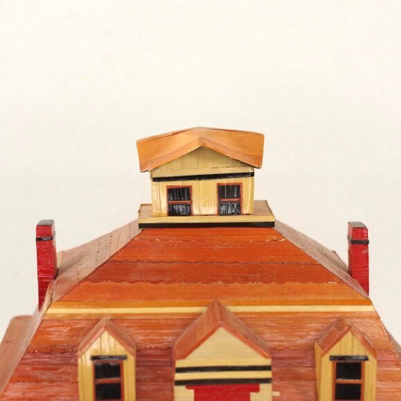 Vintage Meow Reo 1978 Wheat Straw House Keepsake Box - Red House Trinket Box - Picture 4 of 7